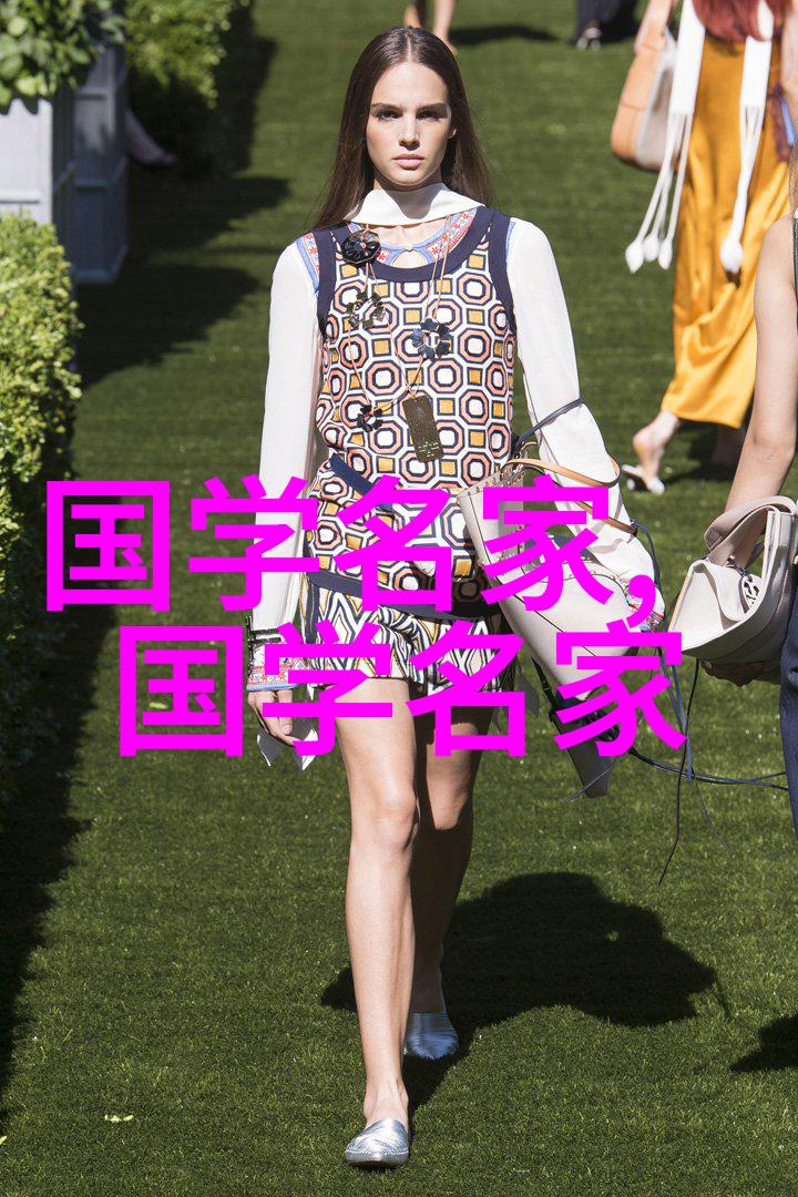 弘一法师的话语提醒我们夏季养生需因时而变勿贪凉就如同面对炎热的夏日我们需要像处理珍贵物品一样小心翼翼
